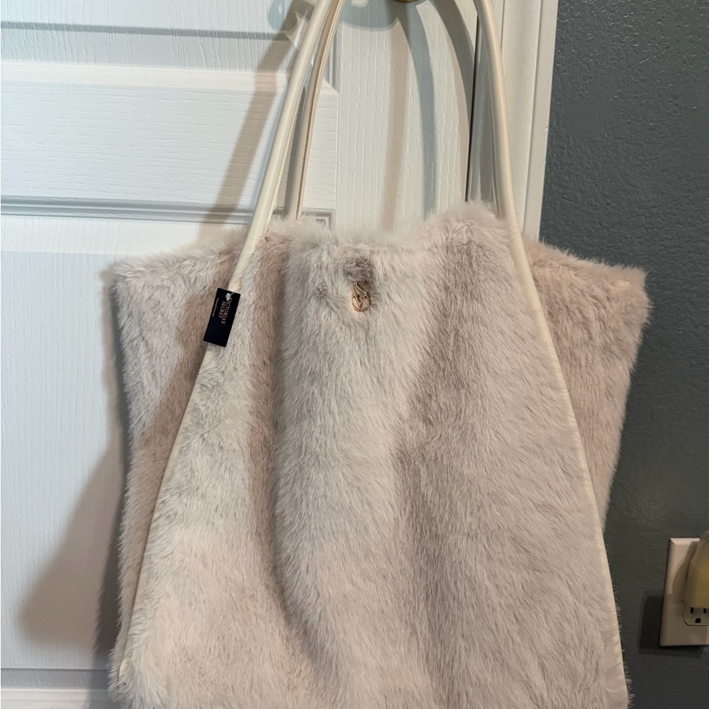 Victoria Secret Cream Faux Fur Tote Bag, NWT!!!